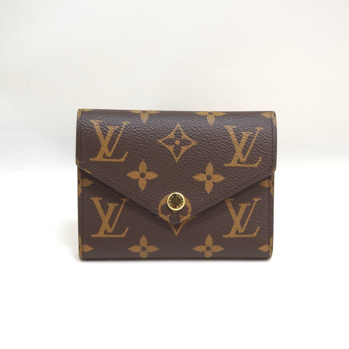 【ONLINE SHOP 限定特別価格】LOUIS VUITTON(ルイヴィトン) 三つ折り財布 ポルトフォイユ・ヴィクトリーヌ　M62472