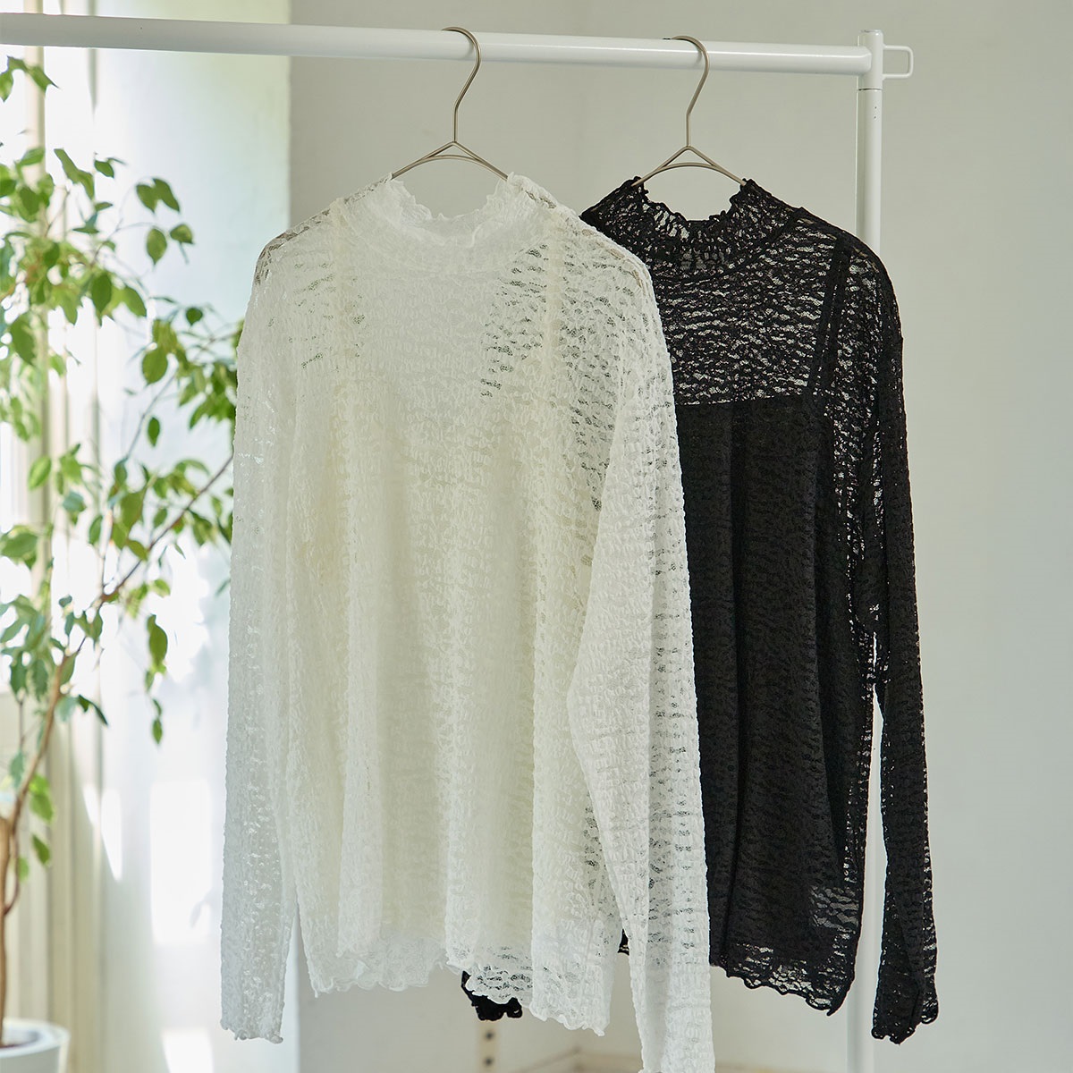 人気インフルエンサー【みー@styleさん】　コラボ  顔回り華やかプルオーバー