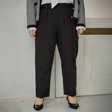 人気インフルエンサー【みー@styleさん】　コラボ  スッキリ美脚テーパードパンツ