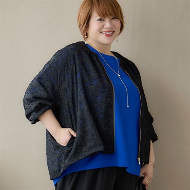 ブラック 4L の画像