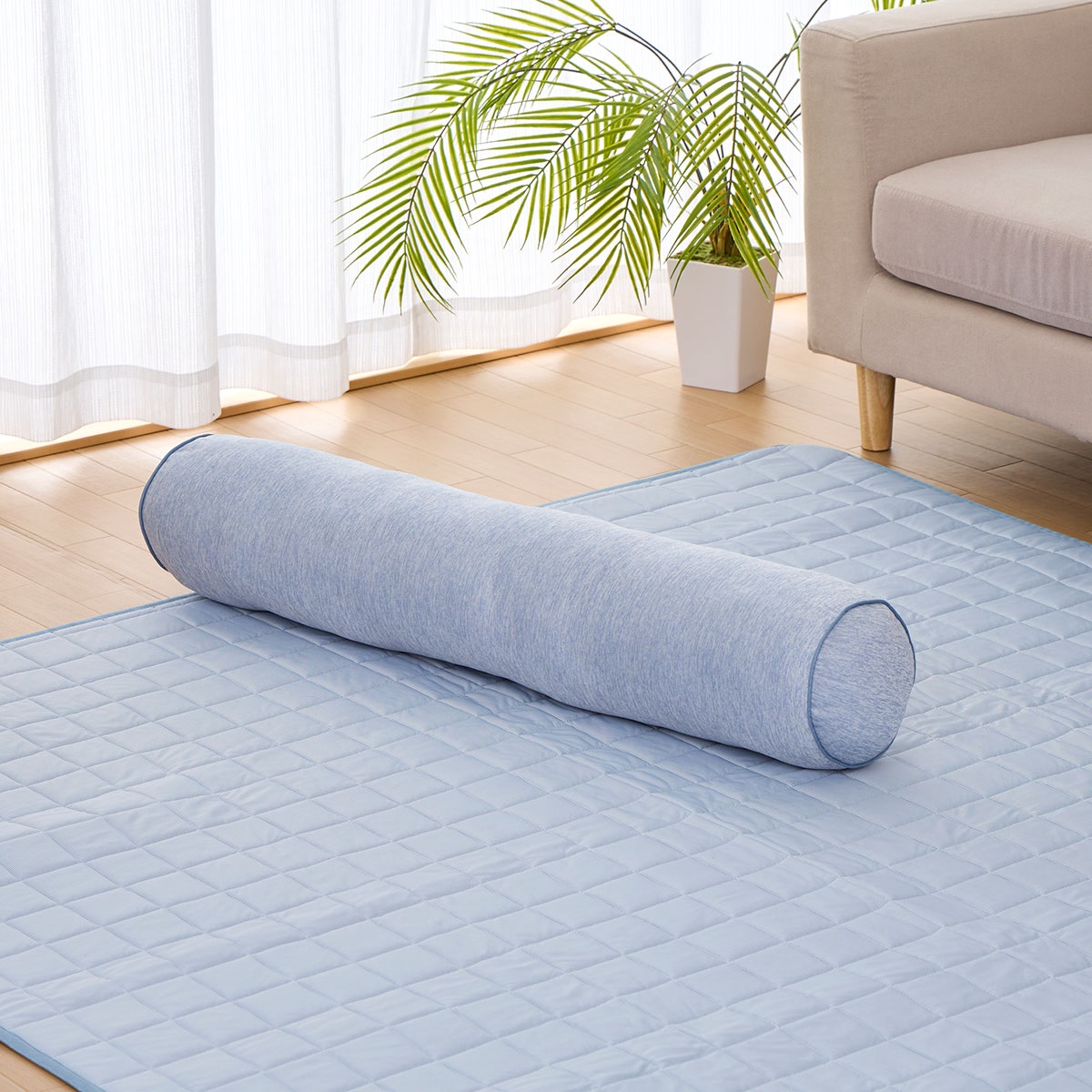 冷感抱きクッション　ブルー